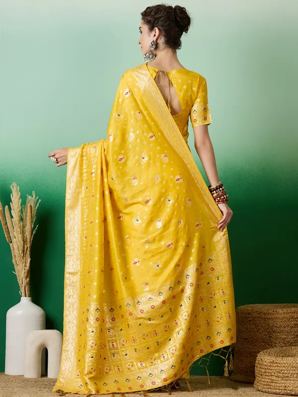 Yellow_Art_Silk_Woven_Banarasi_Saree_With_Unstitched_Blouse_For_Women