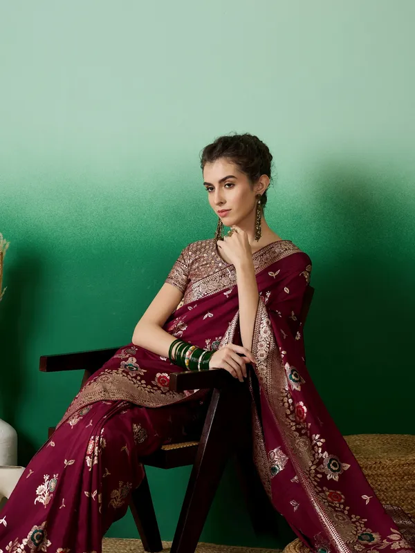 Maroon_Art_Silk_Woven_Banarasi_Saree_With_Unstitched_Blouse_For_Women