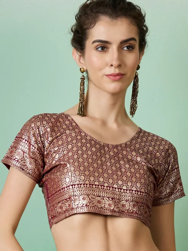 Maroon_Art_Silk_Woven_Banarasi_Saree_With_Unstitched_Blouse_For_Women