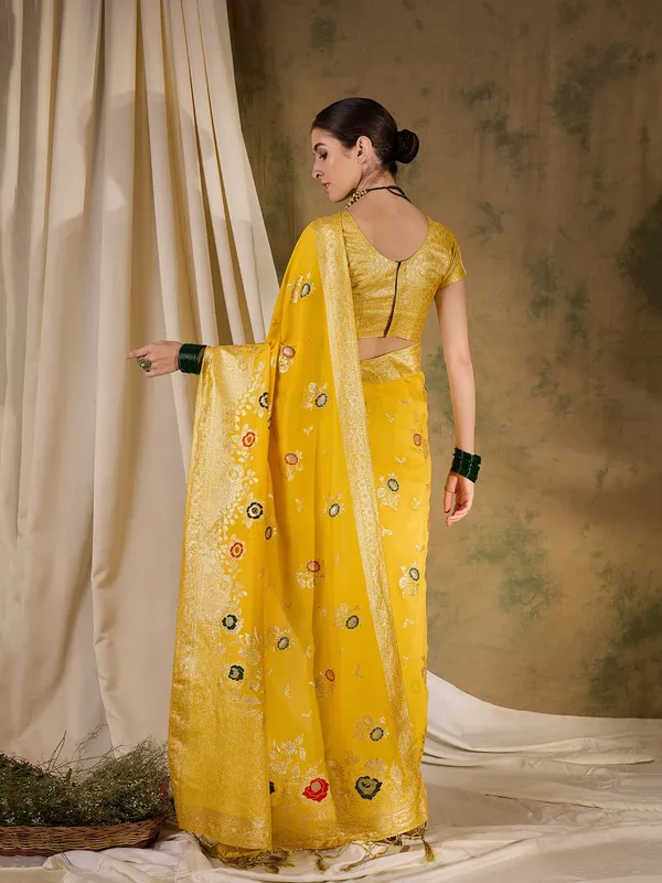 Yellow_Art_Silk_Woven_Banarasi_Saree_With_Unstitched_Blouse_For_Women