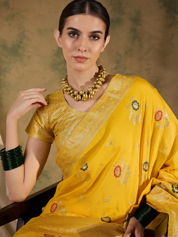 Yellow_Art_Silk_Woven_Banarasi_Saree_With_Unstitched_Blouse_For_Women