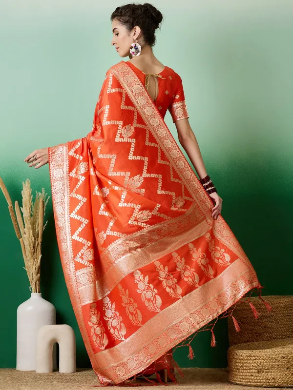 Orange_Art_Silk_Woven_Banarasi_Saree_With_Unstitched_Blouse_For_Women