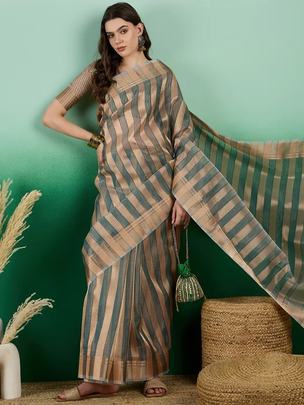 Green_Organza_Woven_Banarasi_Saree_With_Unstitched_Blouse_For_Women