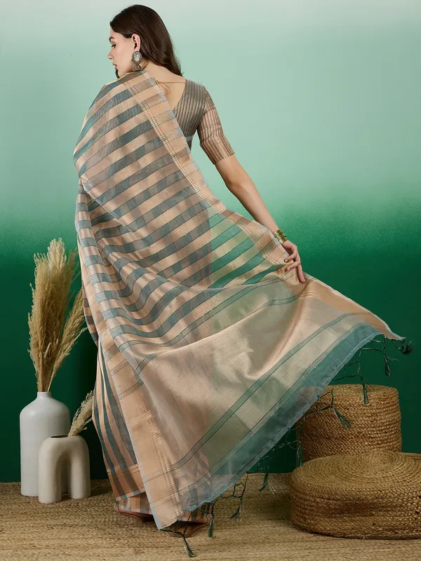 Green_Organza_Woven_Banarasi_Saree_With_Unstitched_Blouse_For_Women