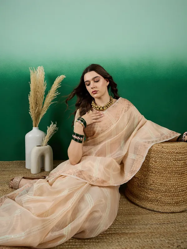 Beige_Organza_Woven_Banarasi_Saree_With_Unstitched_Blouse_For_Women