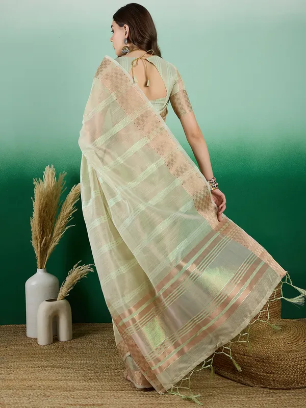Green_Organza_Woven_Banarasi_Saree_With_Unstitched_Blouse_For_Women