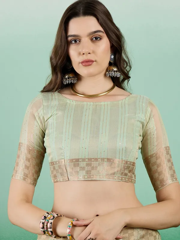 Green_Organza_Woven_Banarasi_Saree_With_Unstitched_Blouse_For_Women