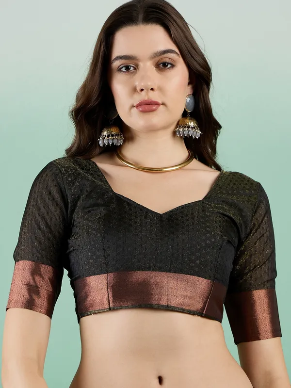 Black_Organza_Woven_Banarasi_Saree_With_Unstitched_Blouse_For_Women