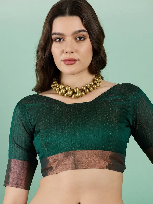 Green_Organza_Woven_Banarasi_Saree_With_Unstitched_Blouse_For_Women
