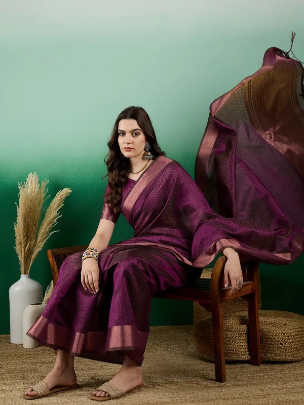 Maroon_Organza_Woven_Banarasi_Saree_With_Unstitched_Blouse_For_Women