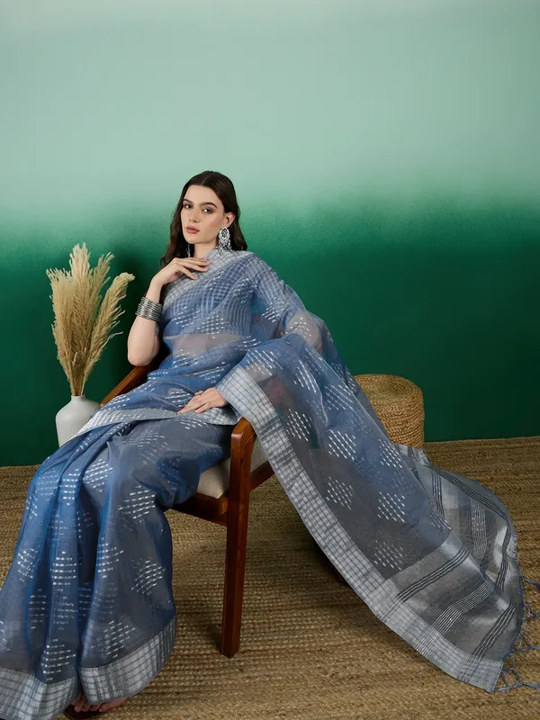 Green_Organza_Woven_Banarasi_Saree_With_Unstitched_Blouse_For_Women