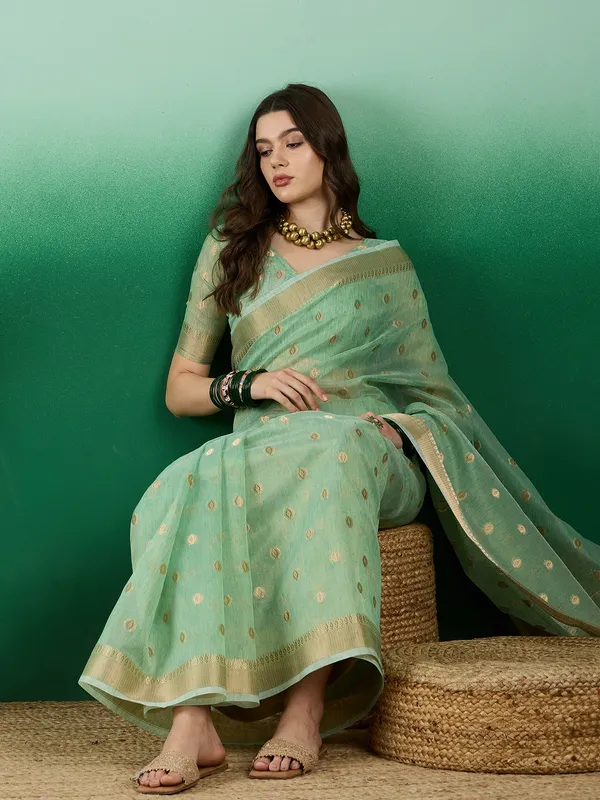 Green_Organza_Woven_Banarasi_Saree_With_Unstitched_Blouse_For_Women