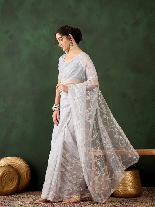 Silver_Art_Silk_Embroidered_Banarasi_Saree_With_Unstitched_Blouse_For_Women