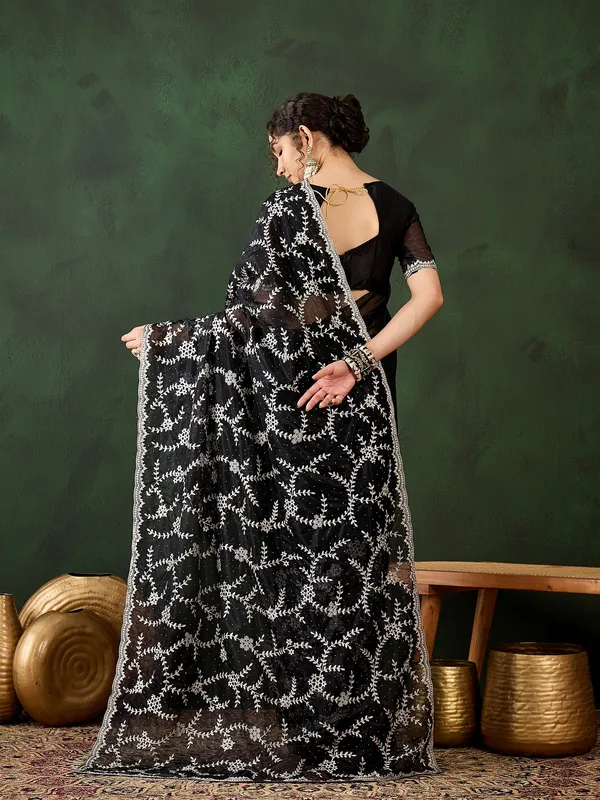 Black_Art_Silk_Embroidered_Banarasi_Saree_With_Unstitched_Blouse_For_Women