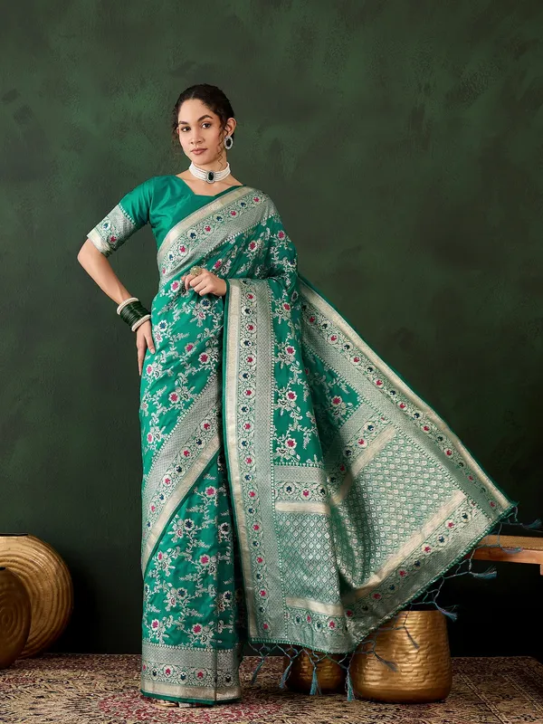 Green_Art_Silk_Woven_Banarasi_Saree_With_Unstitched_Blouse_For_Women