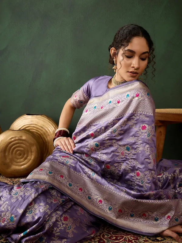 Purple_Art_Silk_Woven_Banarasi_Saree_With_Unstitched_Blouse_For_Women