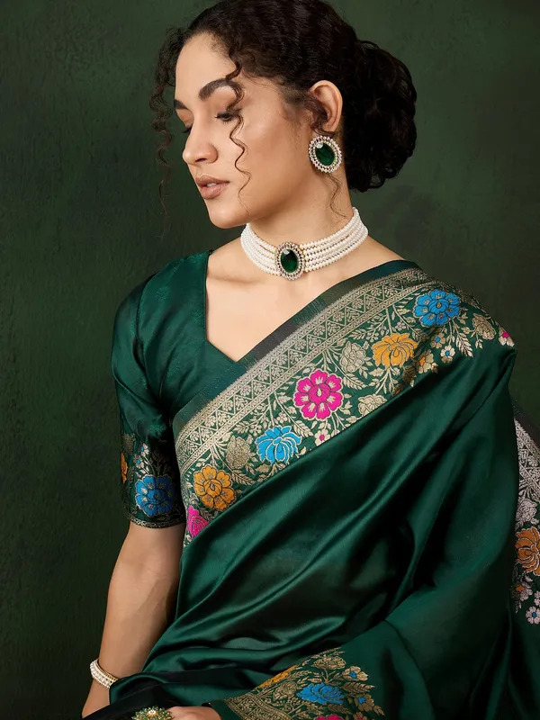 Green_Silk_Blend_Woven_Banarasi_Saree_With_Unstitched_Blouse_For_Women