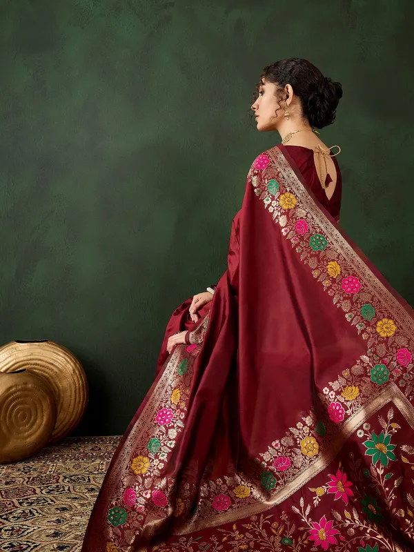 Maroon_Silk_Blend_Woven_Banarasi_Saree_With_Unstitched_Blouse_For_Women