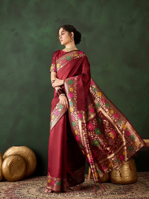 Maroon_Silk_Blend_Woven_Banarasi_Saree_With_Unstitched_Blouse_For_Women