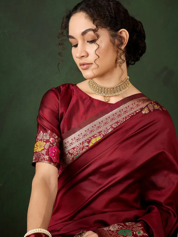 Maroon_Silk_Blend_Woven_Banarasi_Saree_With_Unstitched_Blouse_For_Women