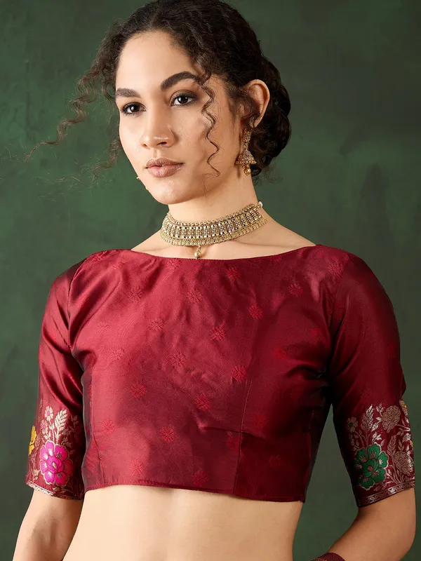 Maroon_Silk_Blend_Woven_Banarasi_Saree_With_Unstitched_Blouse_For_Women