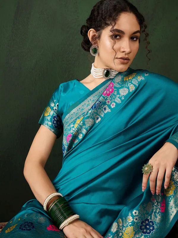 Green_Silk_Blend_Woven_Banarasi_Saree_With_Unstitched_Blouse_For_Women