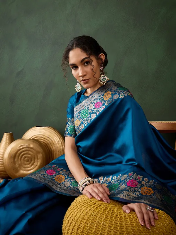 Green_Silk_Blend_Woven_Banarasi_Saree_With_Unstitched_Blouse_For_Women