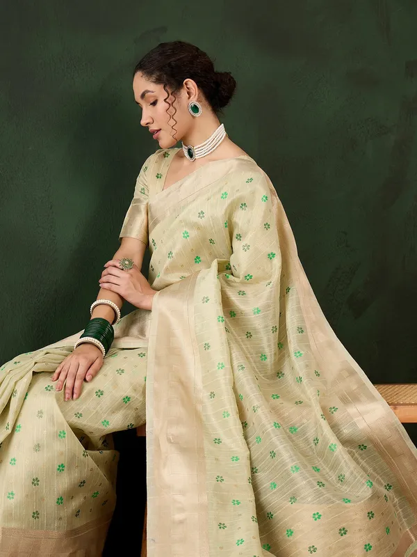 Green_Organza_Woven_Banarasi_Saree_With_Unstitched_Blouse_For_Women