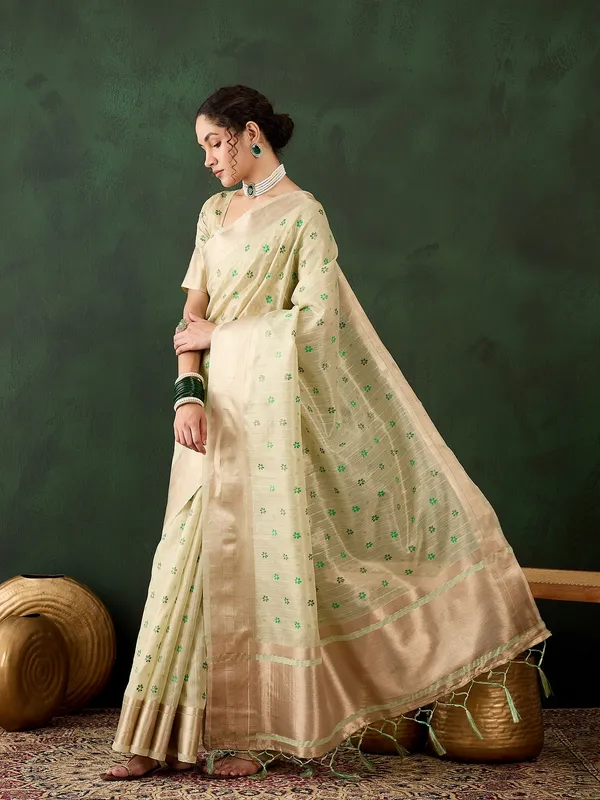 Green_Organza_Woven_Banarasi_Saree_With_Unstitched_Blouse_For_Women