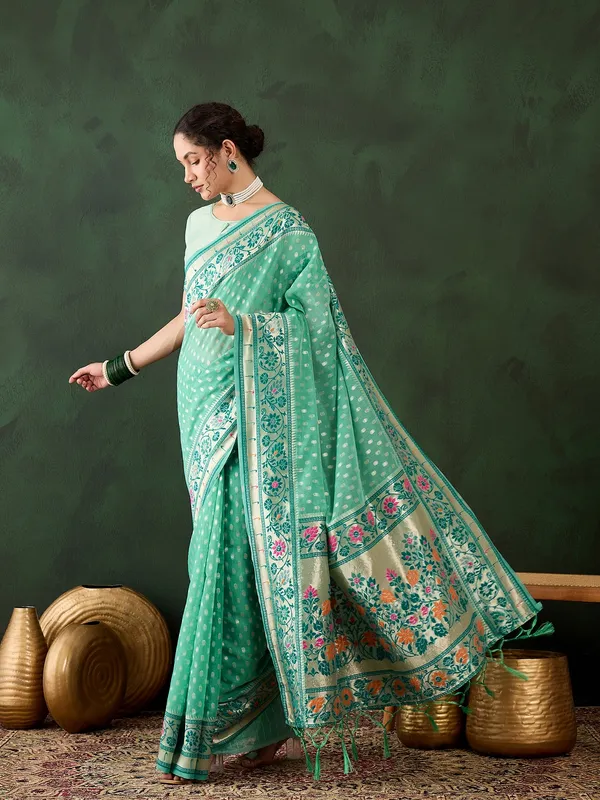 Green_Cotton_Blend_Woven_Banarasi_Saree_With_Unstitched_Blouse_For_Women