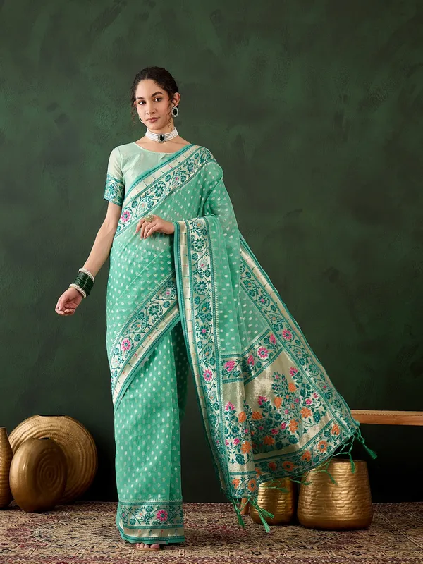 Green_Cotton_Blend_Woven_Banarasi_Saree_With_Unstitched_Blouse_For_Women