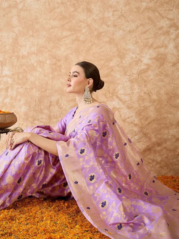 Purple_Art_Silk_Woven_Banarasi_Saree_With_Unstitched_Blouse_For_Women