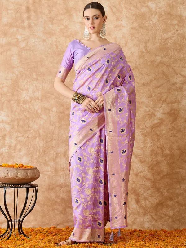 Purple_Art_Silk_Woven_Banarasi_Saree_With_Unstitched_Blouse_For_Women