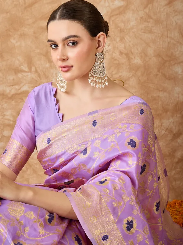 Purple_Art_Silk_Woven_Banarasi_Saree_With_Unstitched_Blouse_For_Women