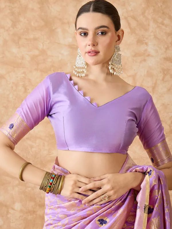 Purple_Art_Silk_Woven_Banarasi_Saree_With_Unstitched_Blouse_For_Women