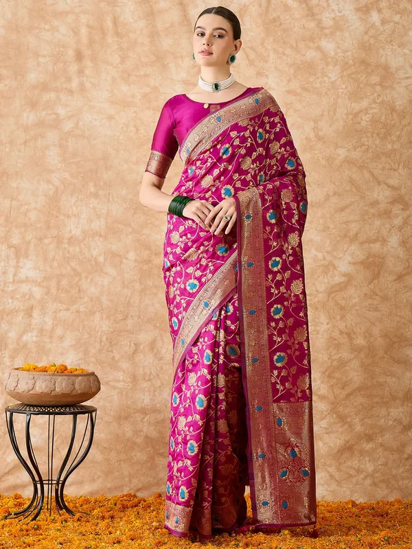 Magenta_Art_Silk_Woven_Banarasi_Saree_With_Unstitched_Blouse_For_Women