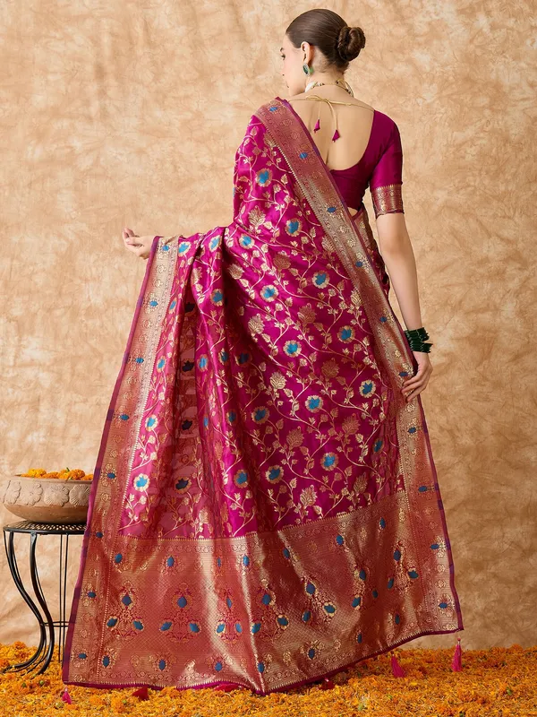 Magenta_Art_Silk_Woven_Banarasi_Saree_With_Unstitched_Blouse_For_Women
