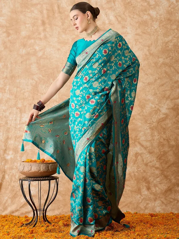 Blue_Art_Silk_Woven_Banarasi_Saree_With_Unstitched_Blouse_For_Women