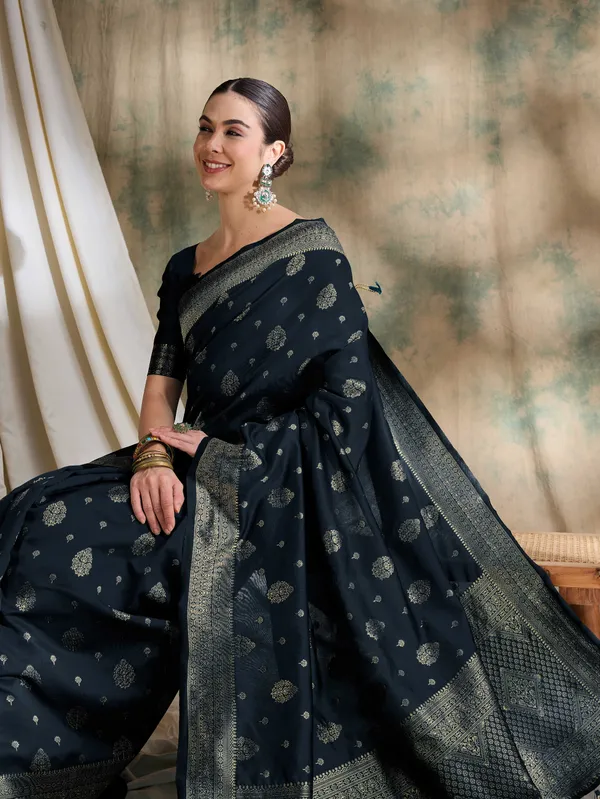 Black_Art_Silk_Woven_Banarasi_Saree_With_Unstitched_Blouse_For_Women