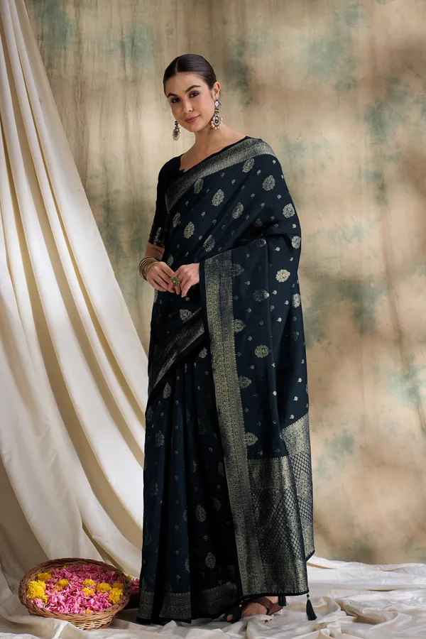 Black_Art_Silk_Woven_Banarasi_Saree_With_Unstitched_Blouse_For_Women