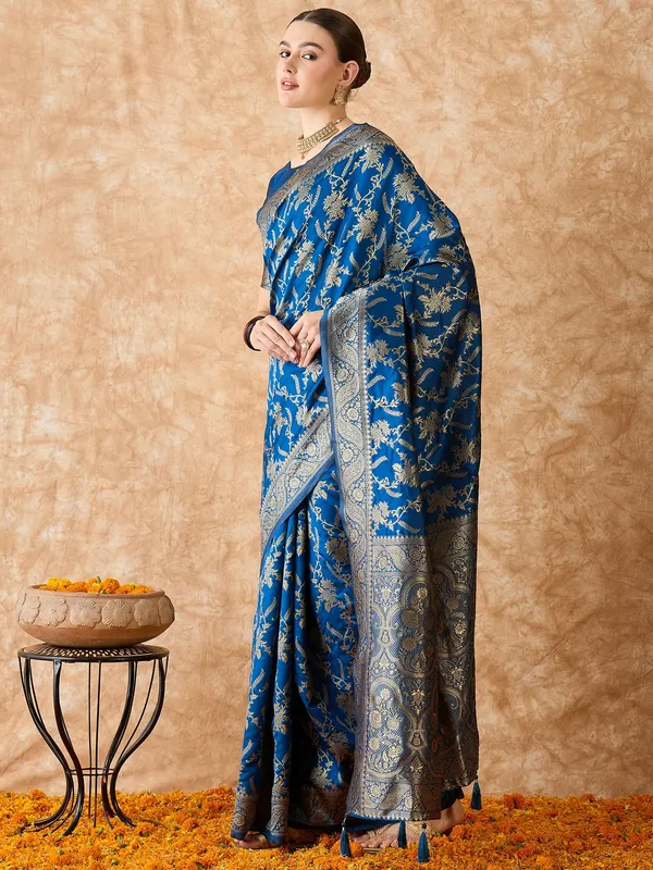 Blue_Art_Silk_Woven_Banarasi_Saree_With_Unstitched_Blouse_For_Women