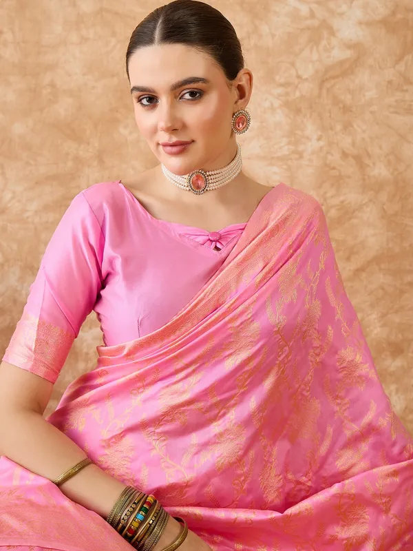 Pink_Art_Silk_Woven_Banarasi_Saree_With_Unstitched_Blouse_For_Women