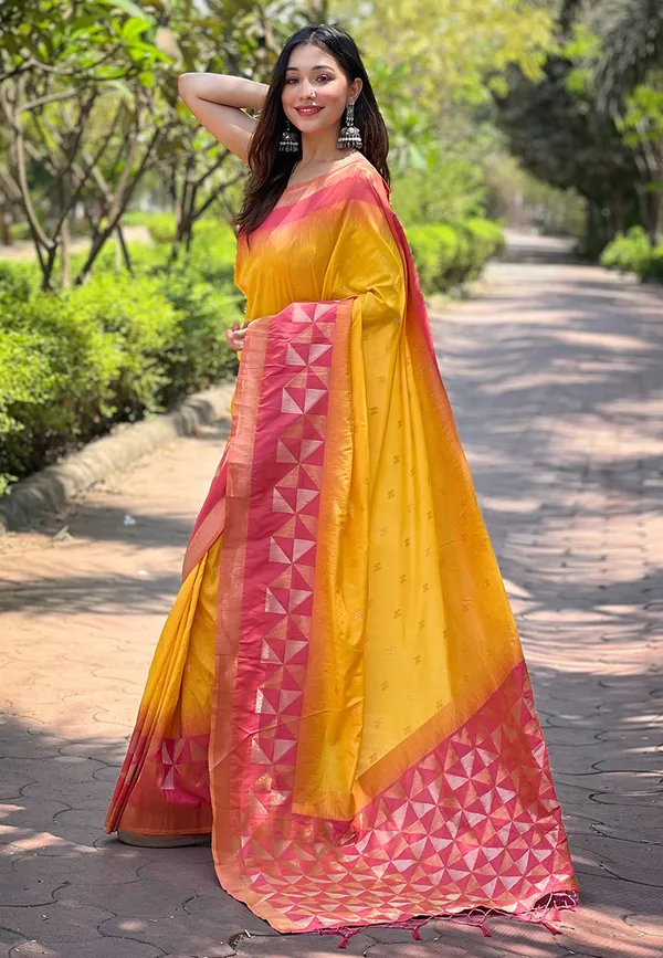 Yellow_Art_Silk_Self_Design_Kanjivaram_Saree_With_Unstitched_Blouse_For_Women