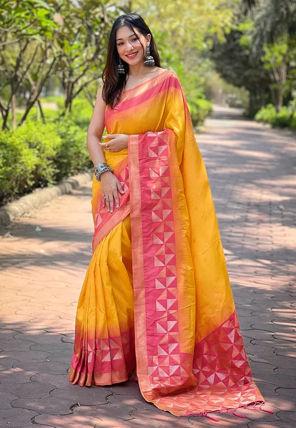 Yellow_Art_Silk_Self_Design_Kanjivaram_Saree_With_Unstitched_Blouse_For_Women