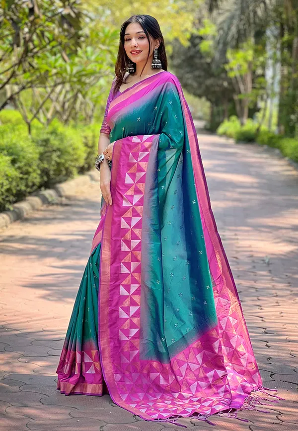 Green_Art_Silk_Self_Design_Kanjivaram_Saree_With_Unstitched_Blouse_For_Women