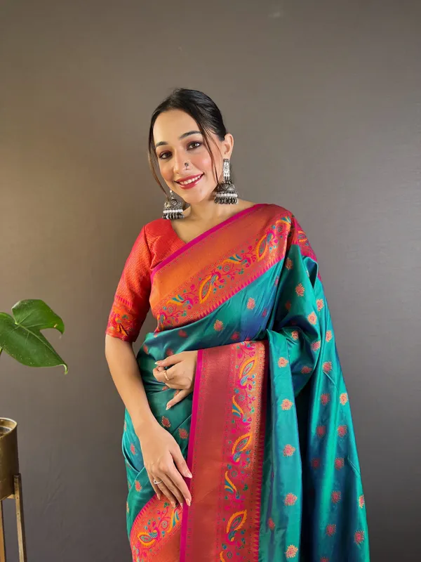 Green_Art_Silk_Self_Design_Paithani_Saree_With_Unstitched_Blouse_For_Women