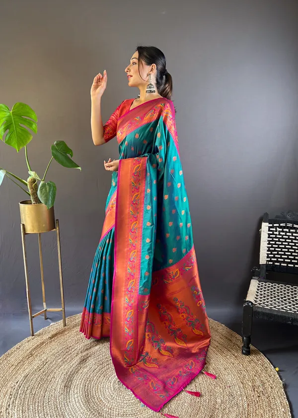 Green_Art_Silk_Self_Design_Paithani_Saree_With_Unstitched_Blouse_For_Women
