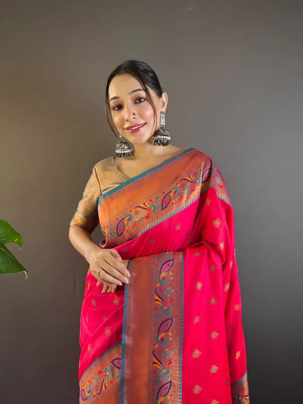 Red_Art_Silk_Self_Design_Paithani_Saree_With_Unstitched_Blouse_For_Women