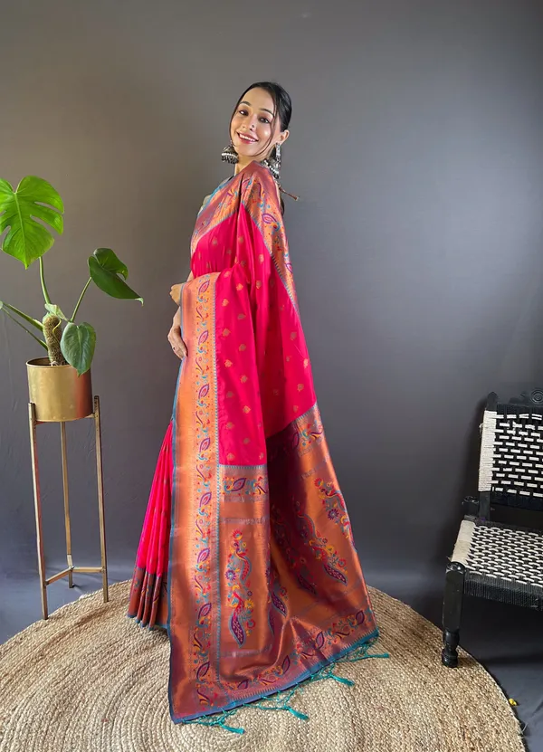 Red_Art_Silk_Self_Design_Paithani_Saree_With_Unstitched_Blouse_For_Women