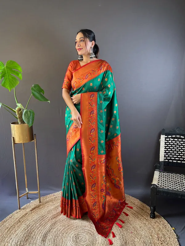 Green_Art_Silk_Self_Design_Paithani_Saree_With_Unstitched_Blouse_For_Women